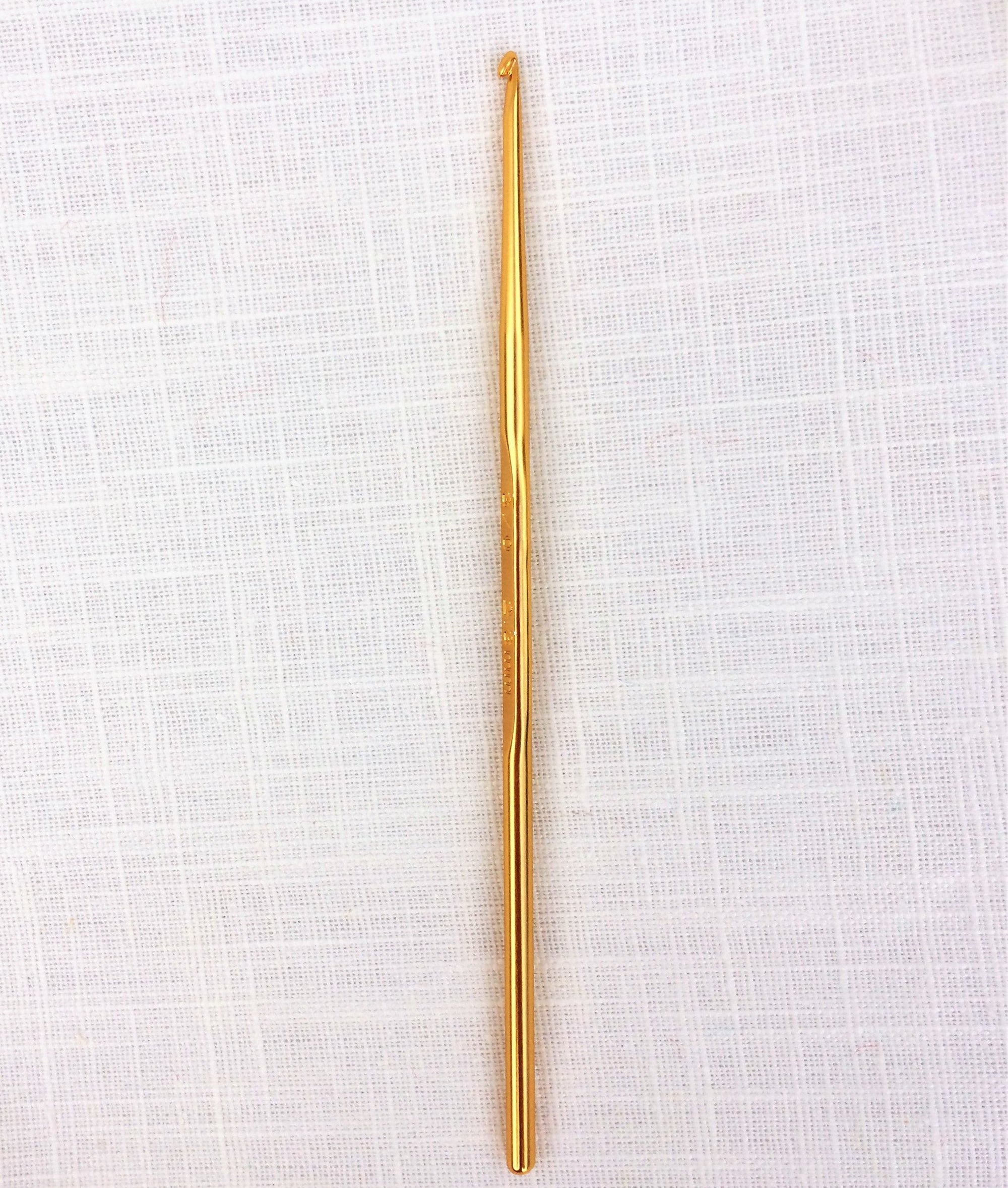 Japanese Hamanaka Crochet Hook - Size 3/0  (US B/1, UK 13, Metric 2.25mm)