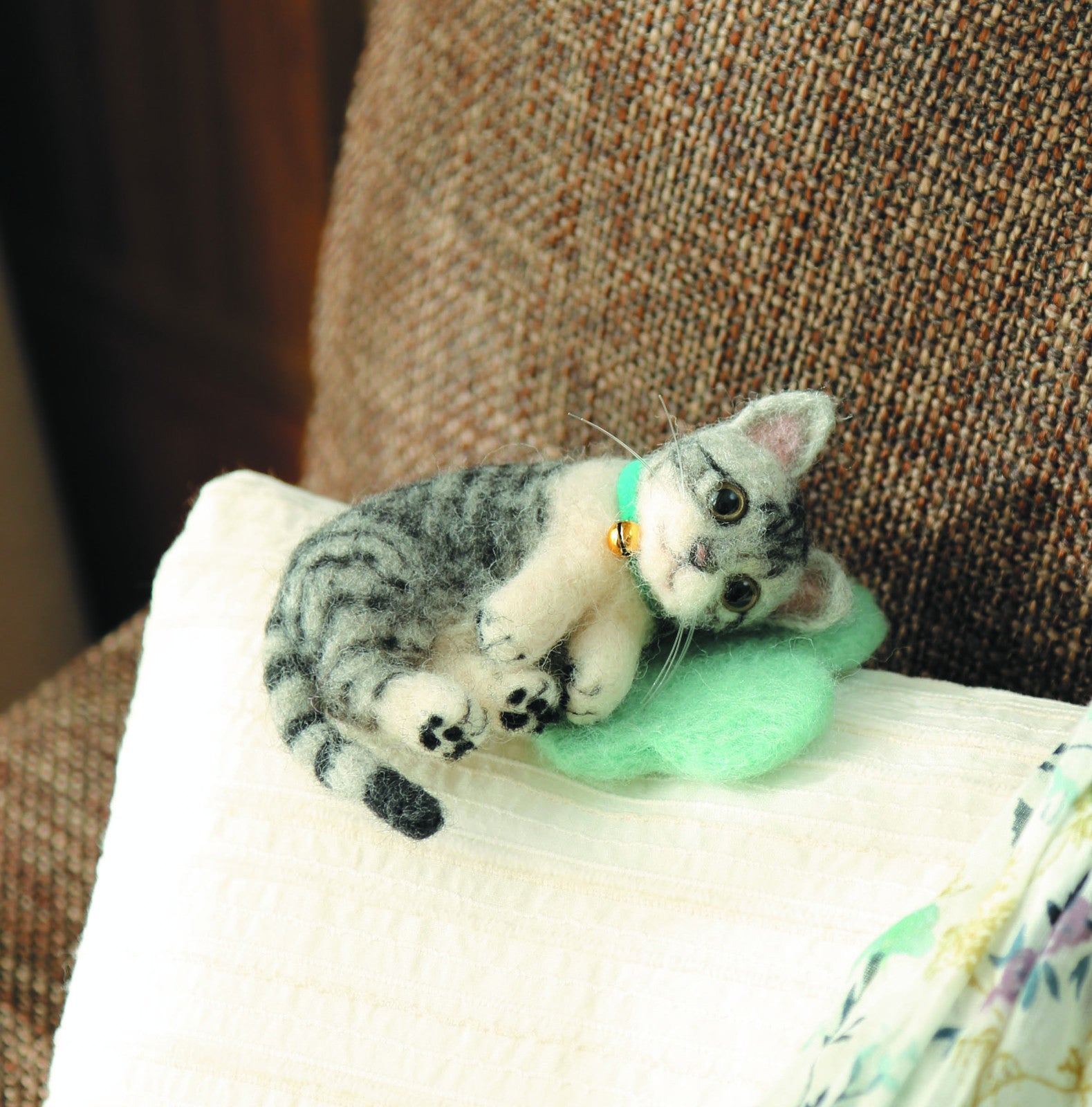 Hamanaka Needle Felting Kit - Grey Tabby Cat (Sabatora)