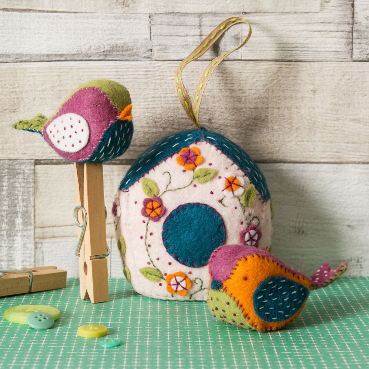 Corinne Lapierre Sewing Kit - Birdhouse and Birds