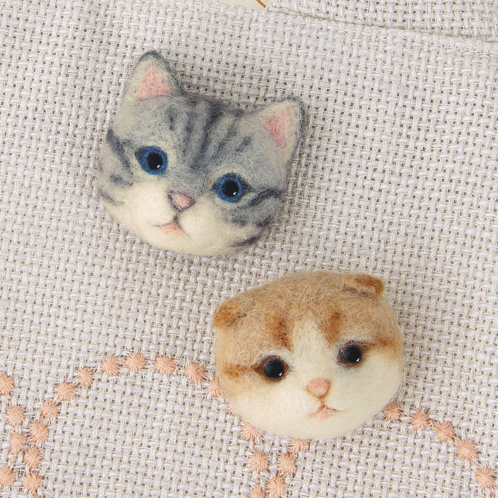 Hamanaka Needle Felting Kit - American Shorthair & Scottish Fold Cat Brooches