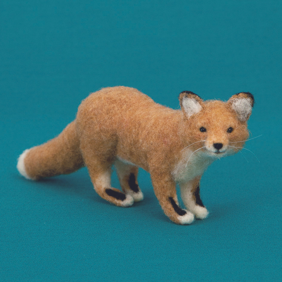 Hamanaka Needle Felting Kit - Realistic Fox (English)