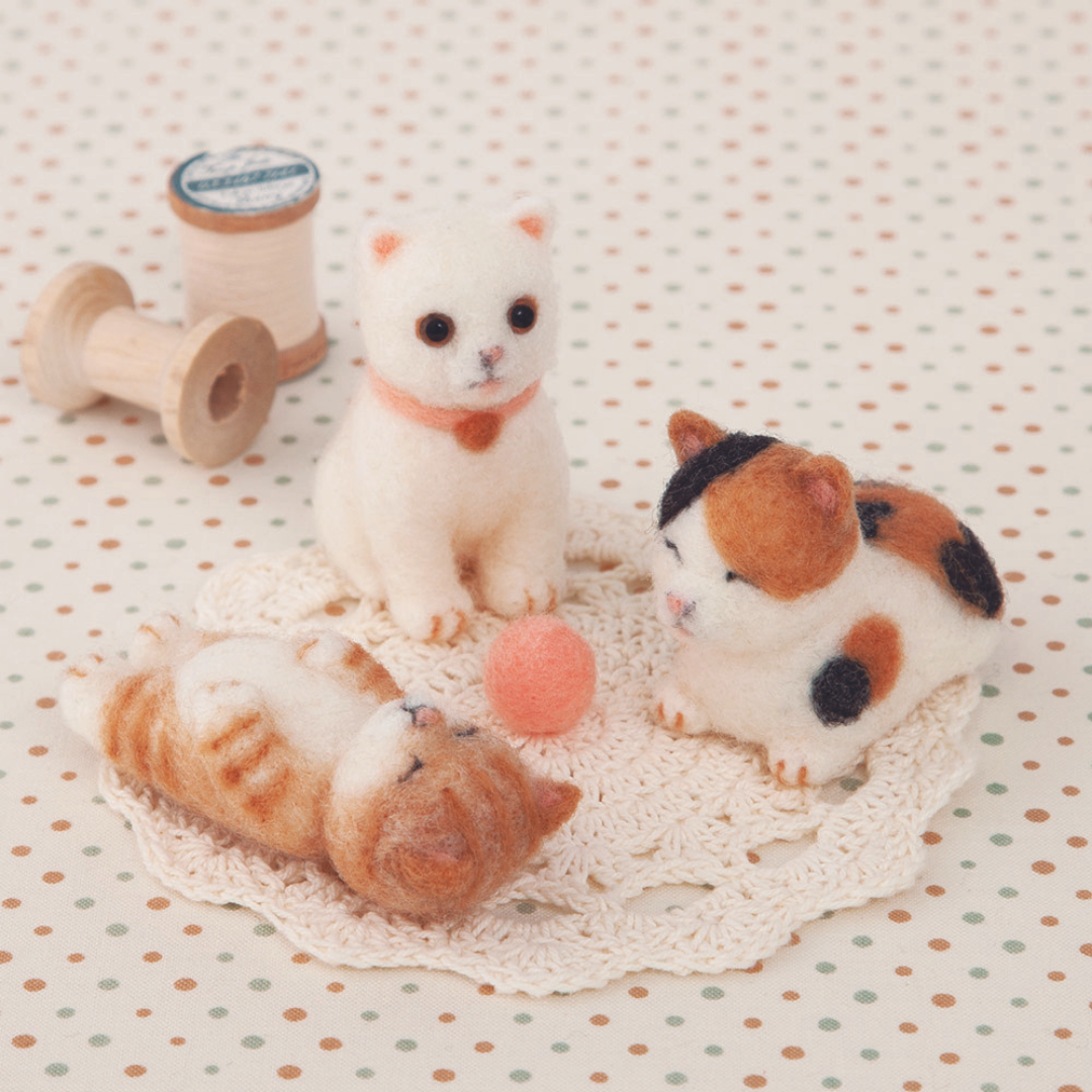Hamanaka Aclaine Acrylic Fibre Needle Felting Kit - Kitten Friends