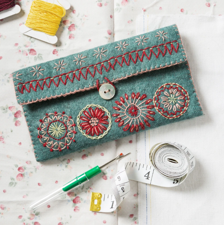 Corinne Lapierre Embroidery Sewing Kit - Sewing Pouch