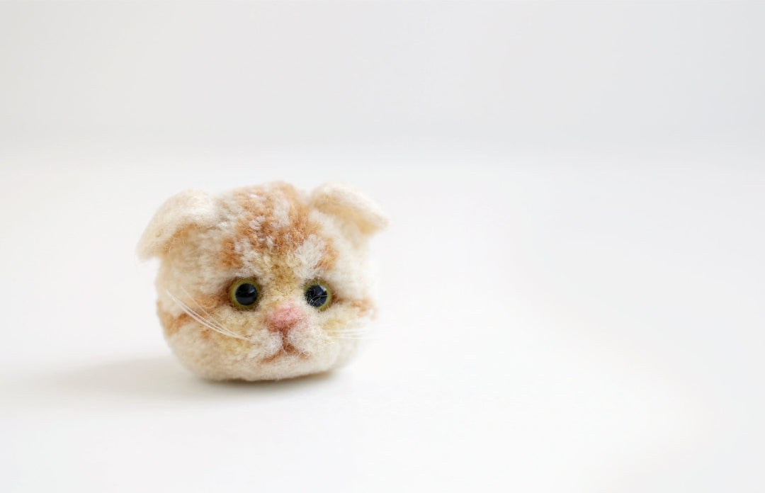 Trikotri KIT - Scottish Fold Cat Pom Pom Kit