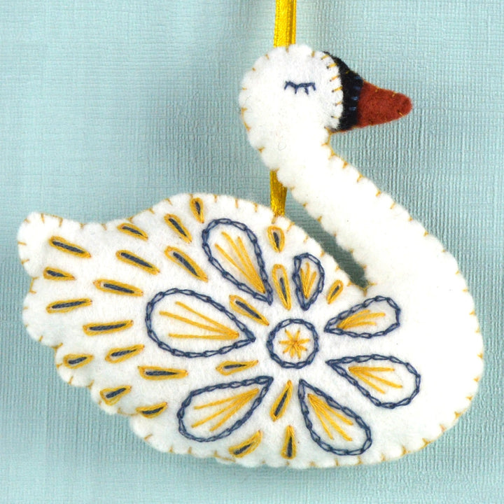 Corinne Lapierre Mini Sewing Kit - Swan